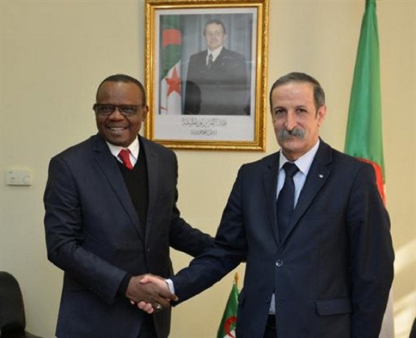 Kaouane examine avec le DG de l’UAR le renforcement de la coopération bilatérale