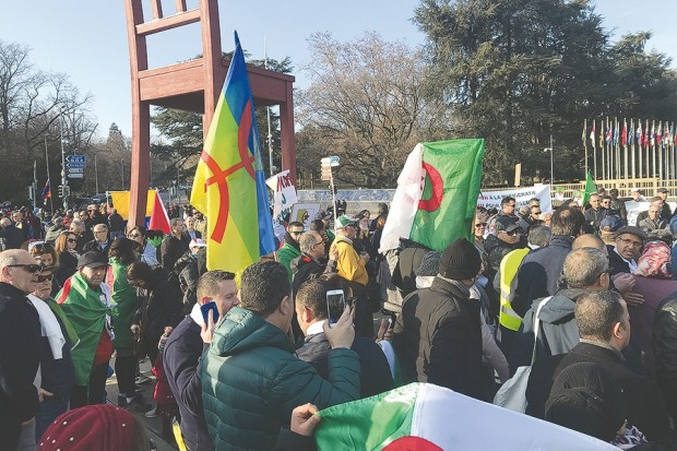 Les algériens de suisse solidaires avec la rue algérienne: Les immigrés de Suisse soutiennent la voix du peuple