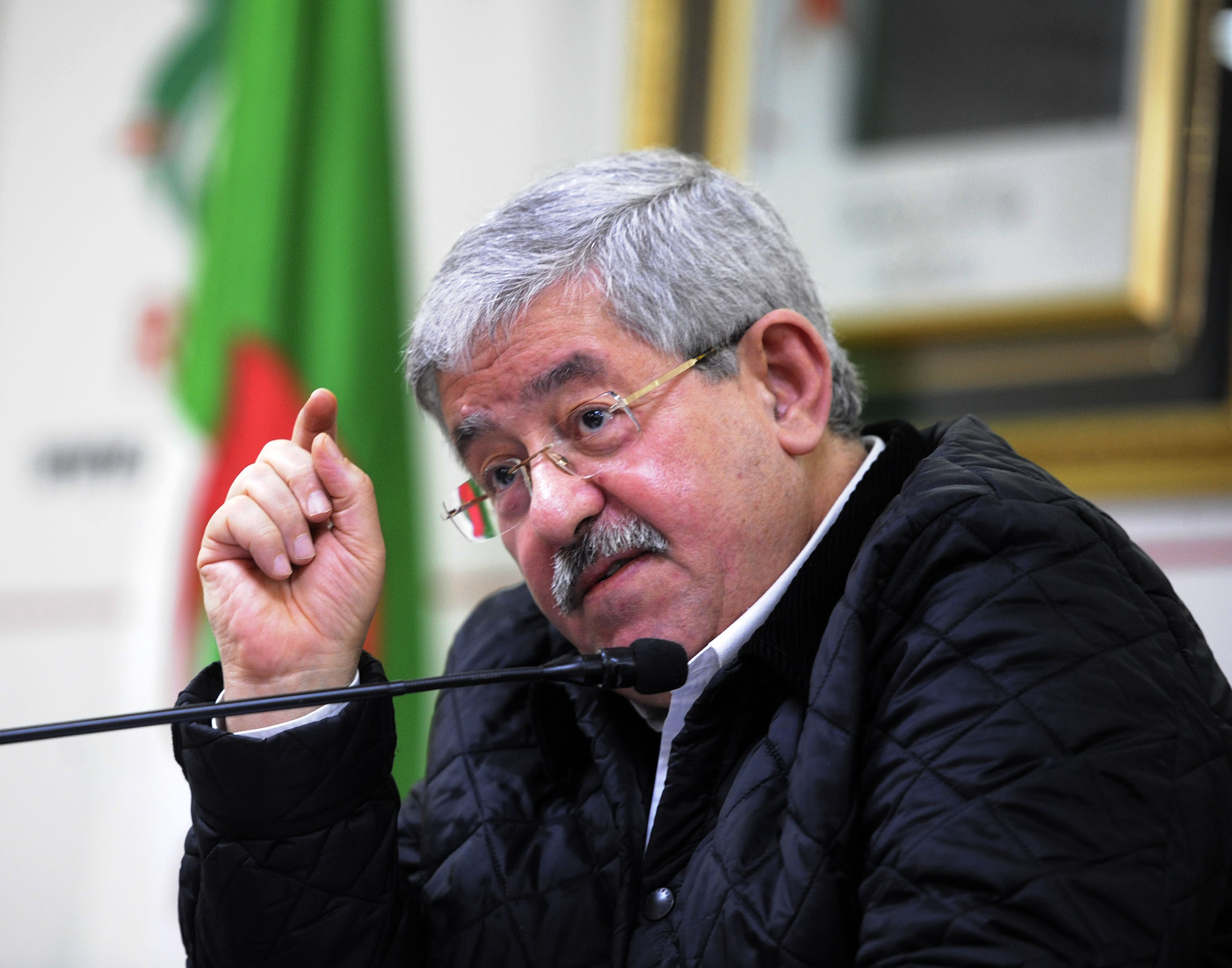 Présidentielle 2019: Ouyahia exhorte ses partisans à voter Bouteflika