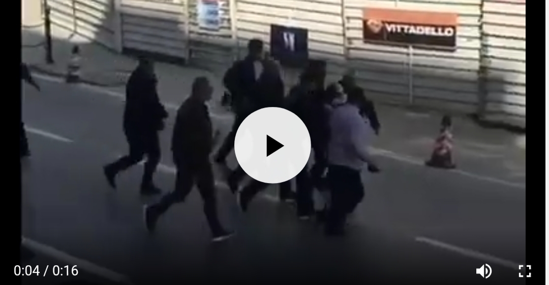 Rachid Nekkaz arrêté par la police ! [Vidéo]