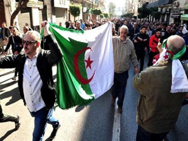 Société : Rassemblement de protestation à la Place Audin à Alger