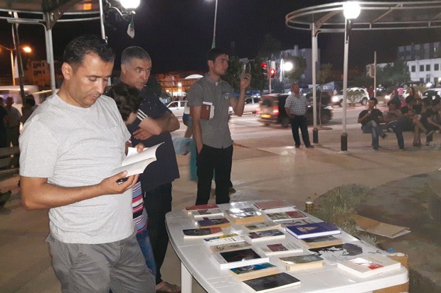 Béjaïa: Sit-in de solidarité avec le Café littéraire