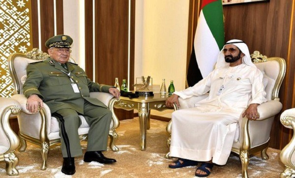 Gaïd Salah poursuit sa visite aux Emirats Arabes Unis