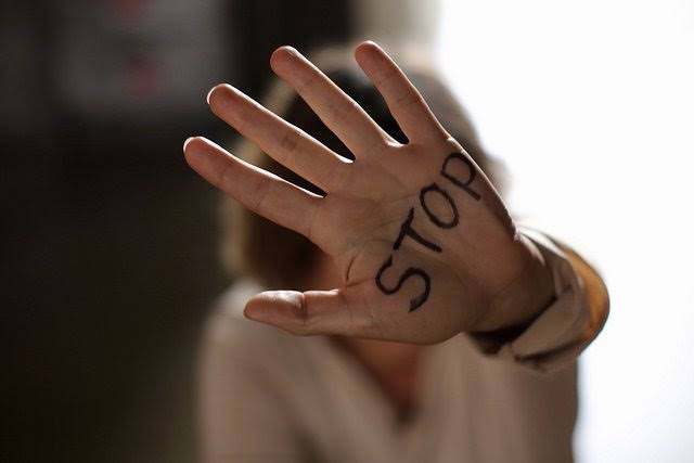 Blida : Un homme tente d’égorger sa femme