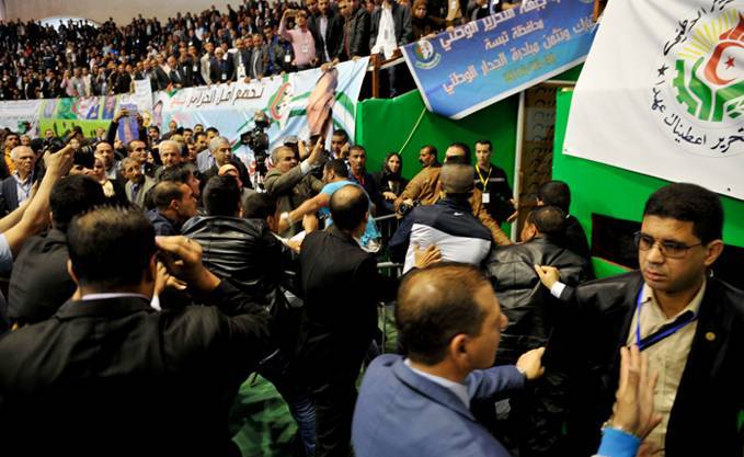 Le FLN peine à trouver des élus pour organiser une manifestation en soutien à Bouteflika