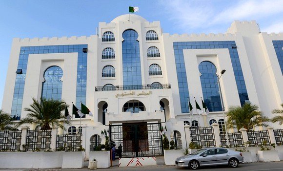 Présidentielle du 18 avril: dernier délai pour le dépôt des dossiers dimanche à minuit