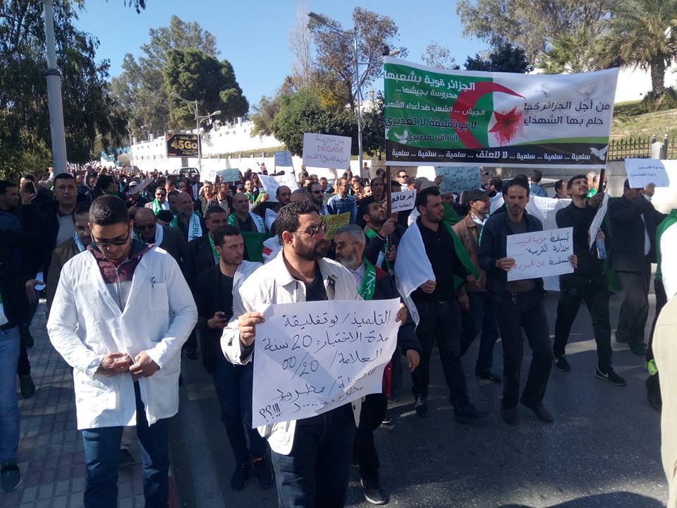 Vidéo : les enseignants de Jijel dans la rue pour protester contre le prolongement du 4e mandat de Bouteflika