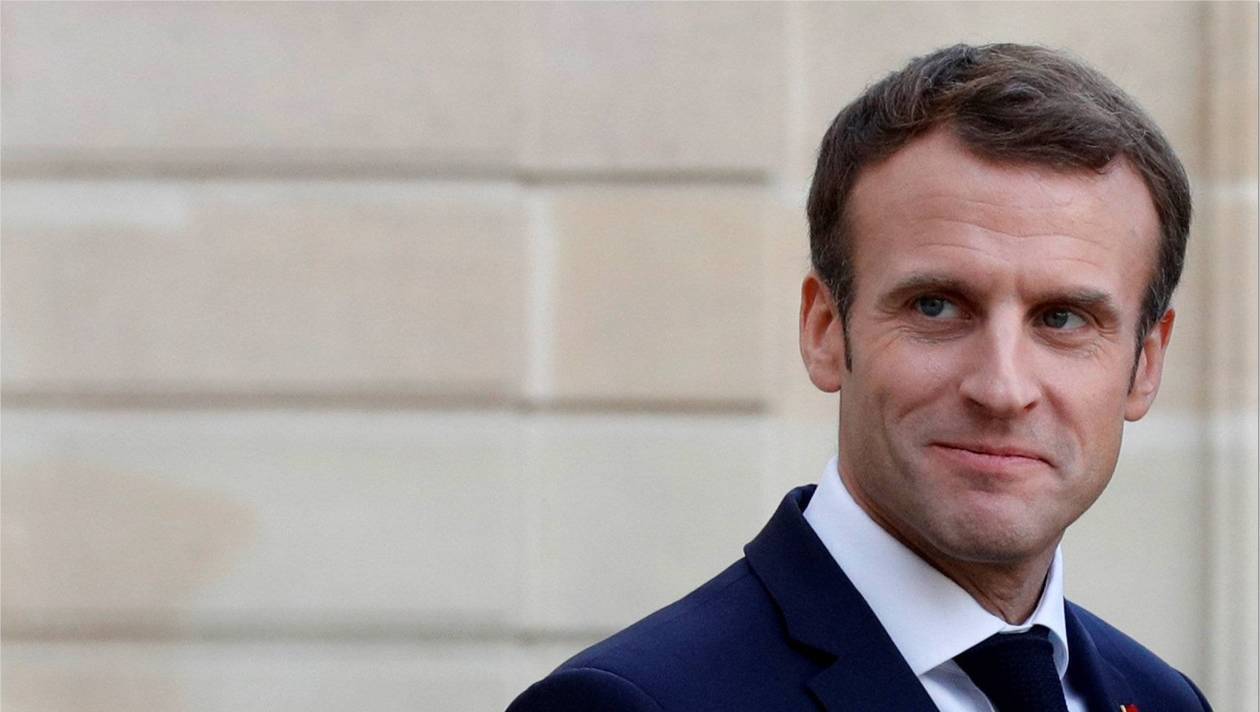 Macron réagit aux manifestations sur twitter !