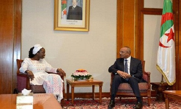 Bedoui reçoit la ministre malienne des Affaires étrangères