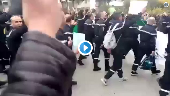 Prolongement du 4e mandat: les éléments de la protection civile ont manifesté à Bejaia