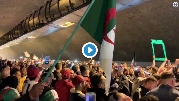 Manifestation nocturne à Alger-Centre [vidéo]