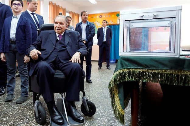 Présidentielle 2019 : le dossier de candidature de Bouteflika déposé au Conseil constitutionnel