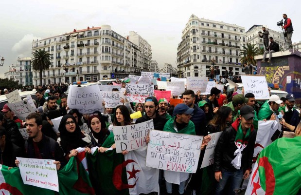 Ils ont massivement marché hier: Les étudiants écrivent leur page d’Histoire