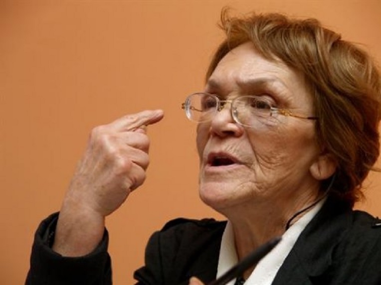 La Moudjahida Ighil Ahriz retire son soutien au candidat Ghediri !