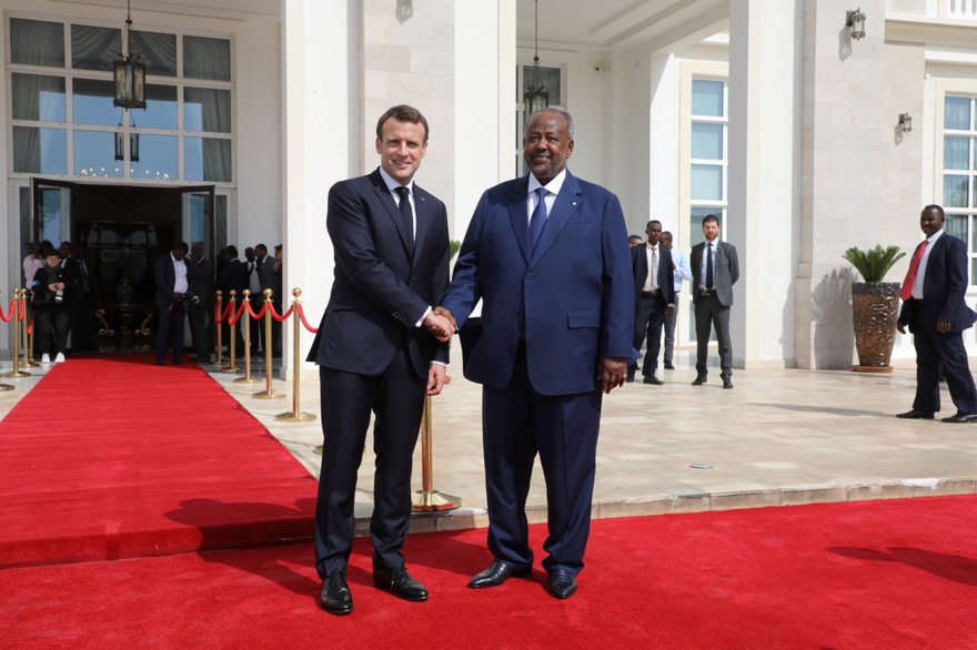 Algérie : Emmanuel Macron « salue » la décision d’Abdelaziz Bouteflika de ne pas se représenter