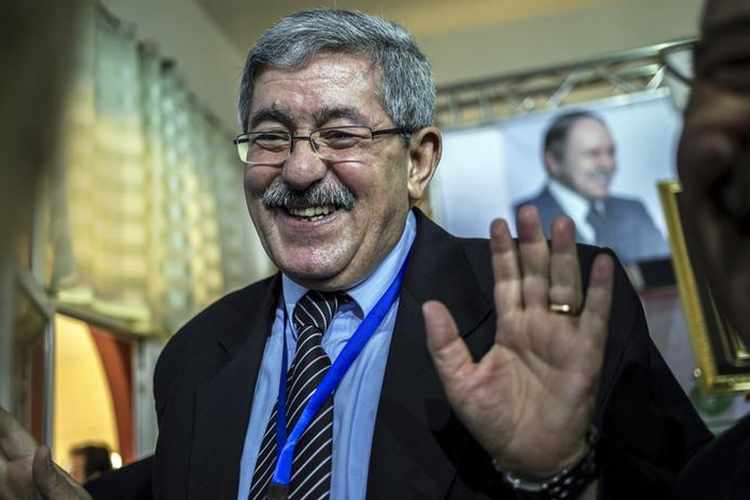 Les secrétaires des bureaux de wilaya du RND maintiennent leur soutien à Ouyahia ! [vidéo]