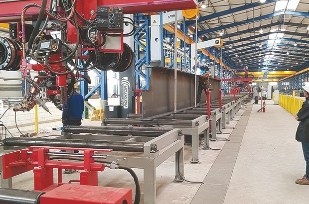 Bouira : Des travailleurs de Métal Structure interpellent le patron de Cevital