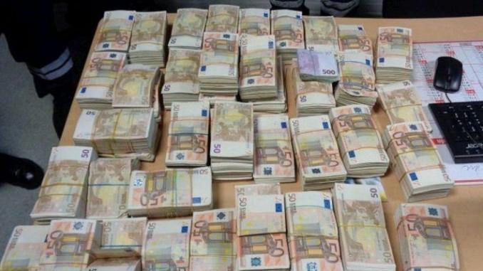Plus d’un million d&rsquo;euro en faux billets saisis à Alger !