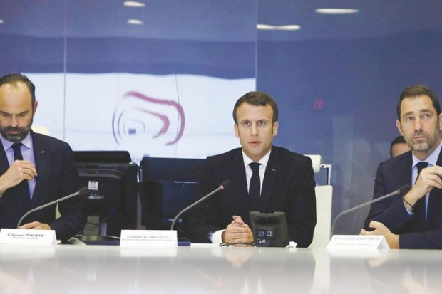 Violences lors de l’acte 18 des “gilets jaunes”: Emmanuel Macron sous pression