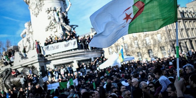 Les Algériens de l&rsquo;étranger de retour le temps de manifester