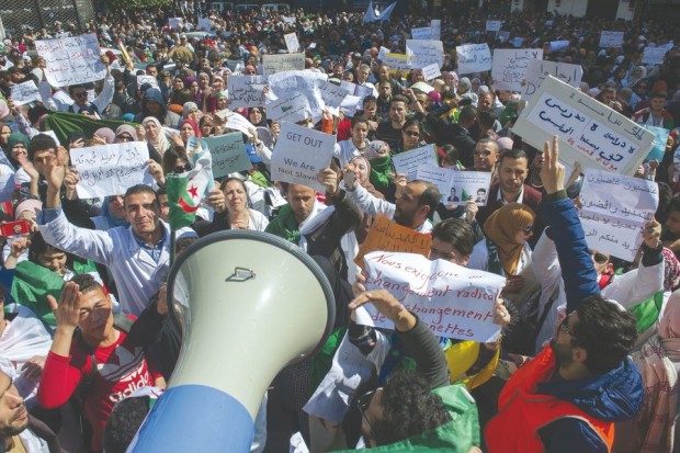 Les décisions de Bouteflika n’ont pas affaibli la mobilisation populaire: La grande démonstration vendredi