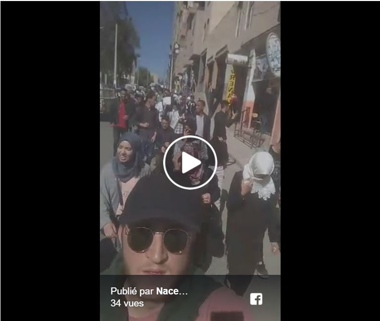 Vidéo : manifestation estudiantine à Sidi Bel Abbes contre le prolongement du 4e mandat de Bouteflika