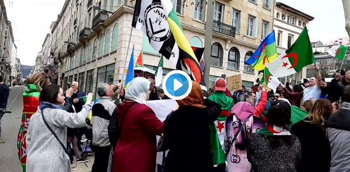 Vidéo : les algériens de Saint-Etienne protestent contre le prolongement du 4e mandat de Bouteflika