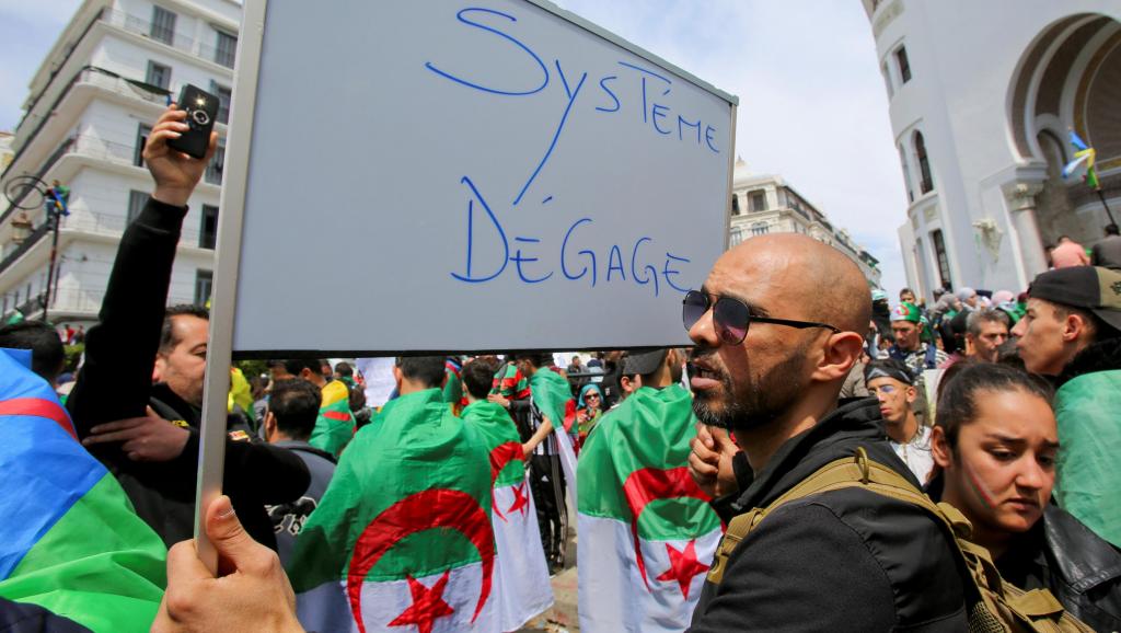 Mobilisation en Algérie: un huitième vendredi dominé par la colère