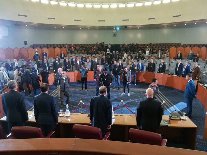 Abdelkader Bensalah n’assiste pas à « sa » réunion de consultation