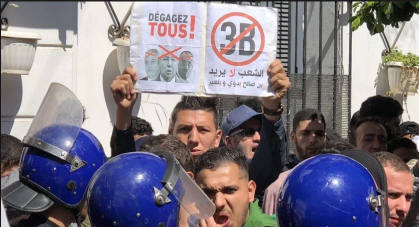 Bensalah nouveau chef de l’Etat et nouvelle cible des manifestants