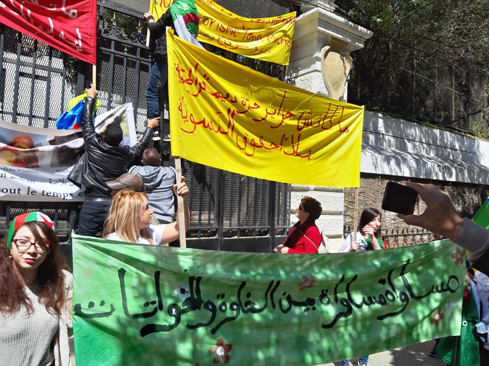 Les militantes pour les droits de la femme réagissent  à l’incident  de vendredi