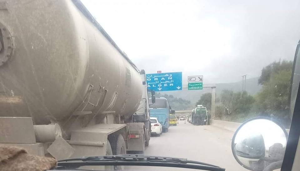 10e vendredi de contestation: la gendarmerie bloque l&rsquo;accès à Alger ! [Images]