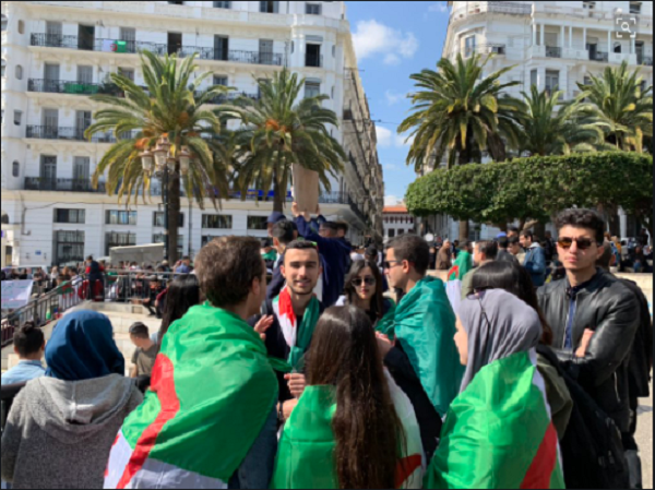 Les étudiants s’apprêtent à marcher comme chaque mardi