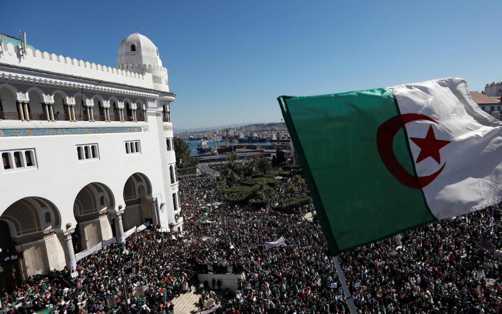 7e vendredi de manifestations pour le départ du système !