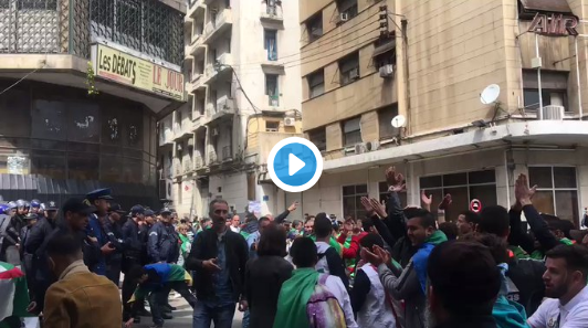 De plus en plus de manifestants investissent la place Audin ! [vidéo]