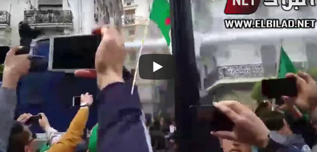Alger: La police utilise des canons à eau contre les manifestants ! [vidéo]