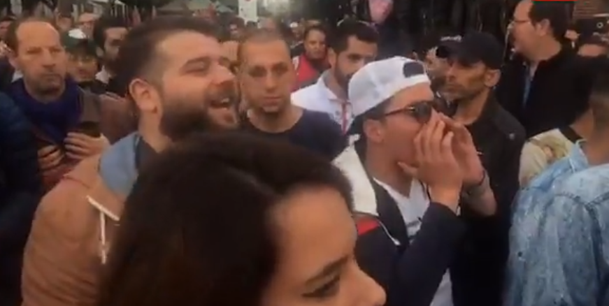Protestation contre l’interdiction de manifester à la grande poste d’Alger ! [vidéo]