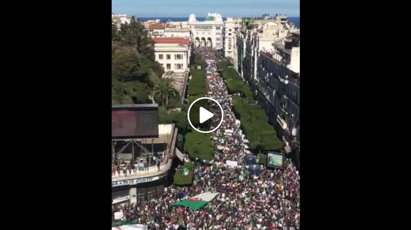 Plus d’un million de manifestants réclament le départ du système à Alger