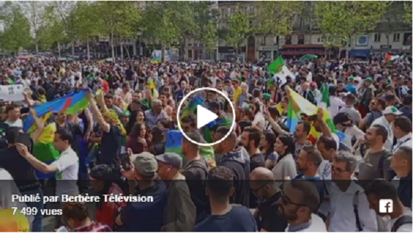 Un grand rassemblement a la place de la République- Paris