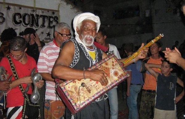 Denis Martinez expose à l’ESPACO: Hommage au Gnawi Mohamed Bahaz