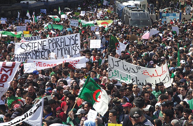 Ils étaient plus nombreux hier dans les rues : Huitième démonstration réussie pour les étudiants
