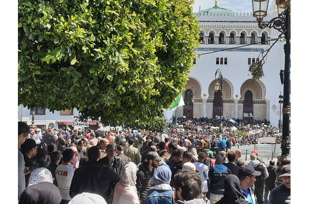 Après deux mois de son déclenchement le mouvement populaire persiste