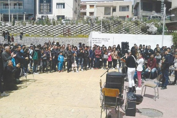 “Révolte’arts” pour perpétuer la révolution pacifique: Les artistes réinvestissent l’espace public à Tizi Ouzou