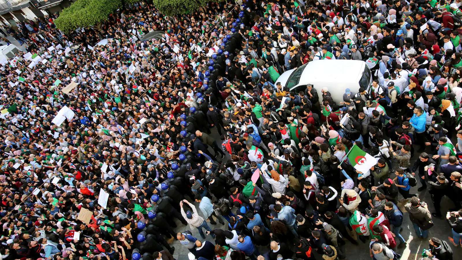 Lyes Merebt s’exprime sur l’encadrement du mouvement populaire « il n y’a pas une autre issue de sortie »