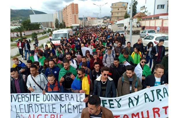 Ils demandent tous le départ du système: Plusieurs marches en cours à Béjaïa