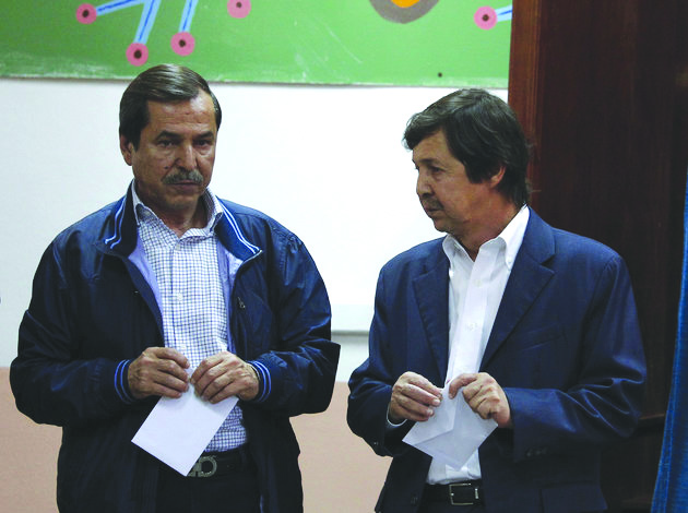 Les frères Bouteflika placés sous résidence surveillée