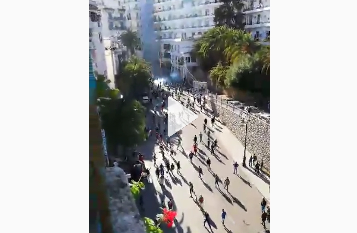 Affrontements entre des casseurs et les policiers à Alger ! [vidéo]