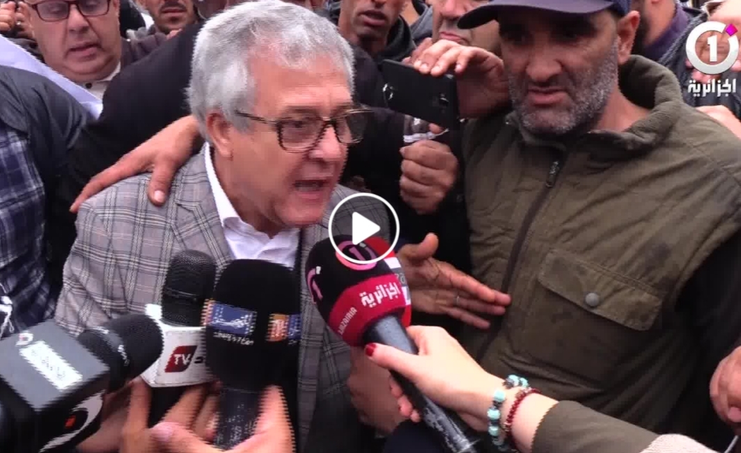 Video: Seddik Chihab traite Ouyahia !