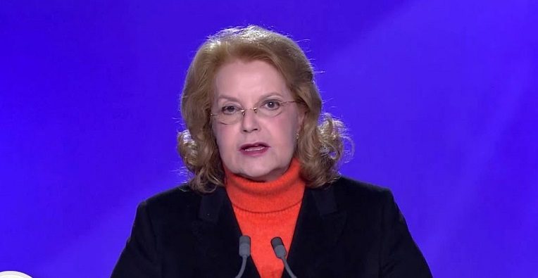 Anissa Boumédiène souhaite que Gaid Salah gère les affaires du pays !