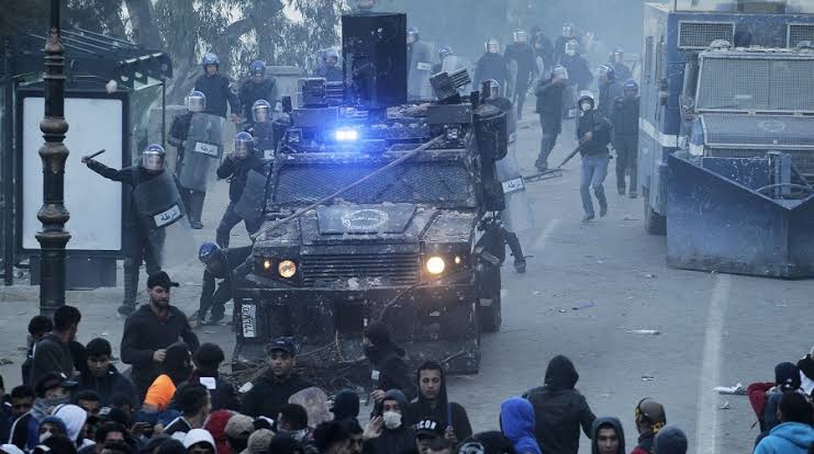 Le RAJ accuse la police d&rsquo;avoir utilisé des balles en caoutchouc contre les manifestants !